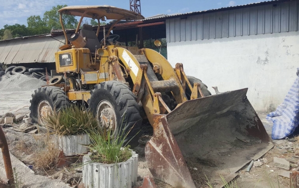 ขายตามสภาพ รถตัก CAT 920 เอวอ่อน ไม่มีเครื่อง เกียร์มี ปั้มครบ ราคาต่อรองได้