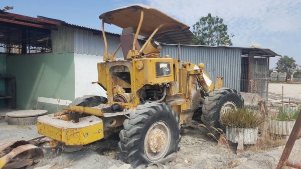 ขายตามสภาพ รถตัก CAT 920 เอวอ่อน ไม่มีเครื่อง เกียร์มี ปั้มครบ ราคาต่อรองได้