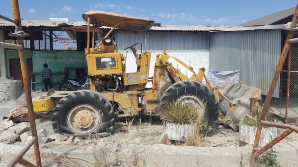 ขายตามสภาพ รถตัก CAT 920 เอวอ่อน ไม่มีเครื่อง เกียร์มี ปั้มครบ ราคาต่อรองได้