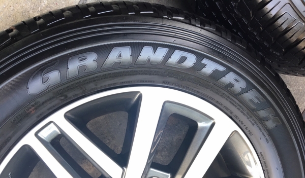 แม็กพร้อมยางป้ายแดงปี16 ฟอร์จูนเนอร์ ขอบ18 ตุ่ม เส้นสีครบ แม็กพร้อมยางป้ายแดงปี16 ฟอร์จูนเนอร์ ขอบ18 ตุ่ม เส้นสีครบ