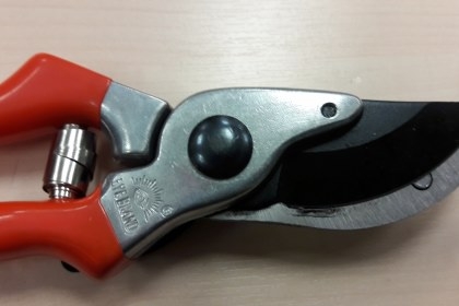 ขายกรรไกรตราตาขนาด9" MADE IN GERMANY.ใหม่เก่าเก็บหลายสิบปี