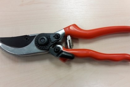 ขายกรรไกรตราตาขนาด9" MADE IN GERMANY.ใหม่เก่าเก็บหลายสิบปี