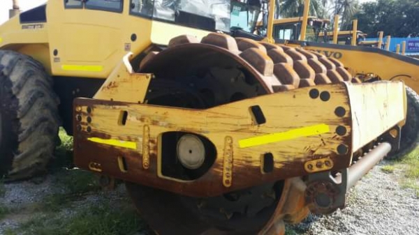 รถบดล้อหนาม Bomag รถนำเข้า ชั่วโมงงาน 6000