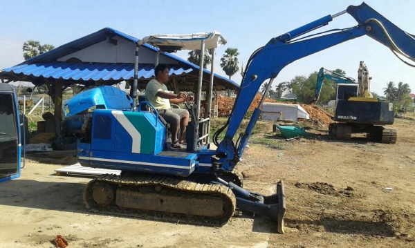 ขายโกเบลโก้30-3รถเก่านอกใช้งาน6เดือนมีตู้เก๋งสวยเดิมให้ด้วย ขายโกเบลโก้30-3รถเก่านอกใช้งาน6เดือนมีตู้เก๋งสวยเดิมให้ด้วย