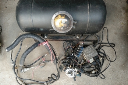 ขาย ชุดแก๊สหัวฉีด versus 4 สูบ ครบชุด 4500 บาท พร้อมถังแค๊ปซูล 58 L. อุปกรณ์ครบ