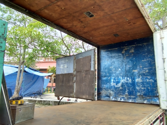 ขายตู้แห้ง10 บานไม่มีเสากลาง , ยาว 7.35 กว้าง2.45สูง2.45 ขาย50000ุบาทครับหรือแลกกับกระบะเหล็ก7.2เมตรขึ้นไปใครมีลองเสนอมาครับ