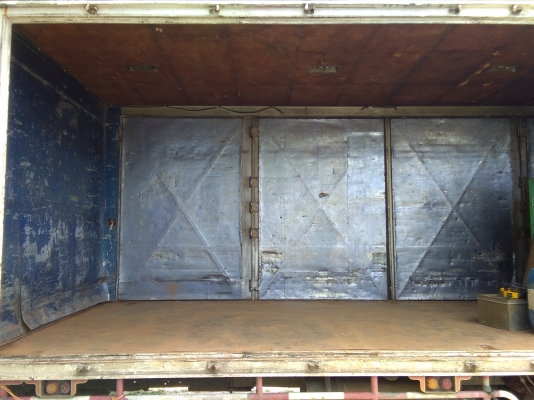 ขายตู้แห้ง10 บานไม่มีเสากลาง , ยาว 7.35 กว้าง2.45สูง2.45 ขาย50000ุบาทครับหรือแลกกับกระบะเหล็ก7.2เมตรขึ้นไปใครมีลองเสนอมาครับ