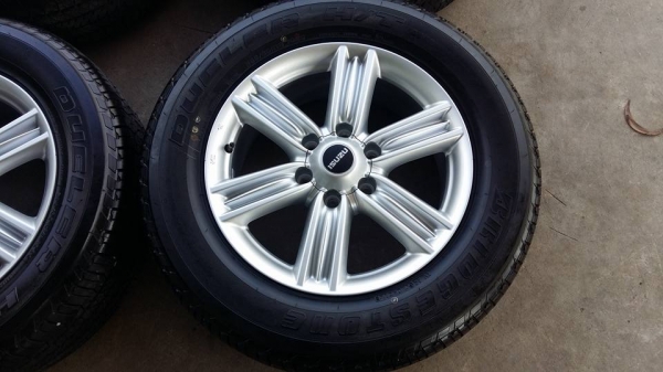 ขายล้อแม็กป้ายแดง d-max 18"&times;7" พร้อมยางปี16 สนใจติดต่อ ตาเล็ก ล้อและยางครับ 081-3747940