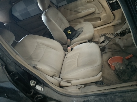 ขายซาก honda city 2007 (พร้อมเล่ม แต่แจ้งหยุดใช้รถ)เอาไปเป็นอะไหล่ ภายในยังสวย