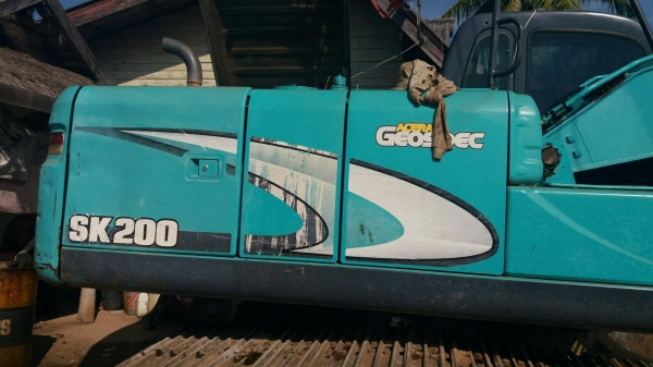 ขายKOBELCO YN11 ทำงาน17,000ชั่วโมง ไฟฟ้าเต็ม เอกสารเล่มทะเบียน รถอยู่พิจิตร สนใจ 0835601591 หรือ 0903494058