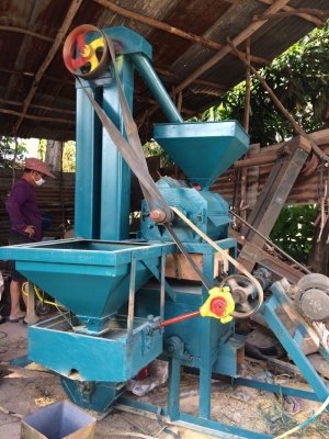 ขายโรงสีพร้อมใช้ หิน 18 มอเตอร์ 3แรง