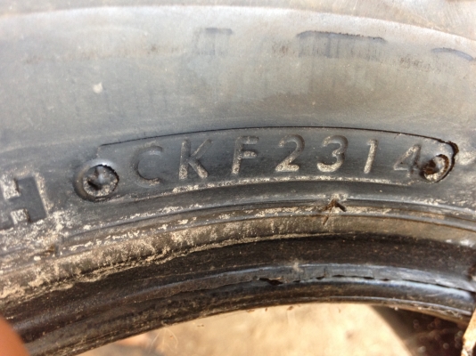 ขายยาง\%ขอบ13 สภาพสวย ปี15 เส้นละ500บาท ขายยาง\%ขอบ13 สภาพสวย ปี15 เส้นละ500บาท