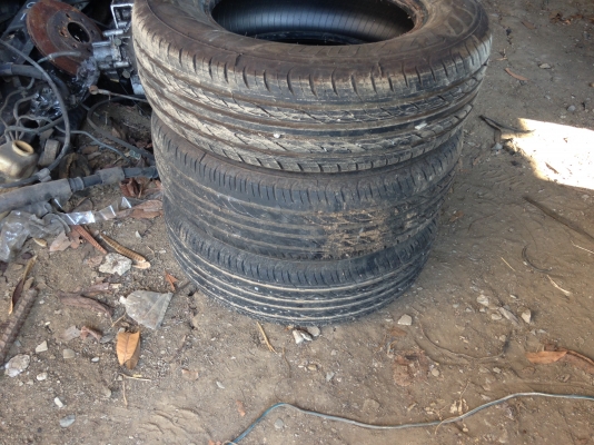 ขายยาง\%ขอบ13 สภาพสวย ปี15 เส้นละ500บาท ขายยาง\%ขอบ13 สภาพสวย ปี15 เส้นละ500บาท