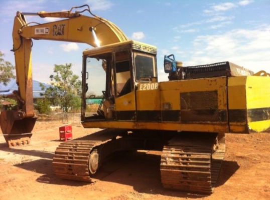 CAT  E200B รถตามภาพ พร้อมใช้งาน เจ้าของขายเอง ราคา  350,000 บาท