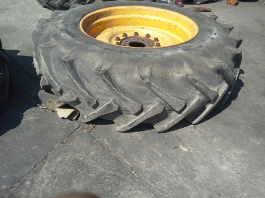 ขายกระทะพร้อมยาง 1 คู่ สนใจโทร081-2805754