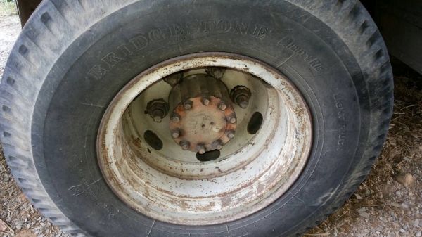 หกล้อ อีซูชุ NPR59LU 4BĜ1-125ปี35 เกียร์สั่น ช่วงล่างใหญ่ ยาง8.25 ช่วงยาว 4.30ม รถห้าง.สวยๆสภาพดีพร้อมใช้ ทะเบียนพร้อมโอน