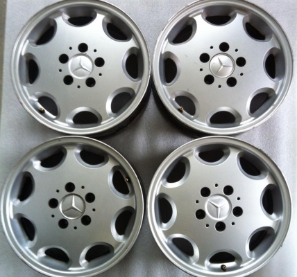 ล้อแม็ก BENZ 8 ช่องลายคลาสสิค15x6.5 ET37