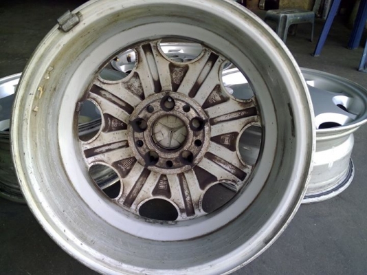 ล้อแม็ก BENZ 8 ช่องลายคลาสสิค15x6.5 ET37