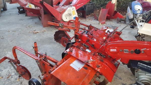 รถพรวนดิน ยกร่อง ปูพสาติก รหัส C2 - 10 รถพรวนดิน ยกร่อง ปูพสาติก รหัส C2 - 10