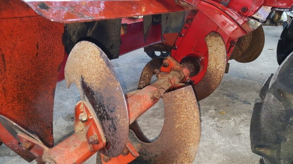 รถพรวนดิน ยกร่อง ปูพสาติก รหัส C2 - 10 รถพรวนดิน ยกร่อง ปูพสาติก รหัส C2 - 10