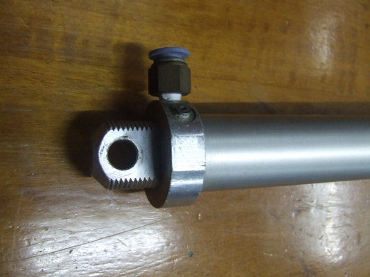 ขายกระบอกลมยาว 1.10 ซ ม สภาพใหม่99 เปอเซนครับ ขายกระบอกลมยาว 1.10 ซ ม สภาพใหม่99 เปอเซนครับ