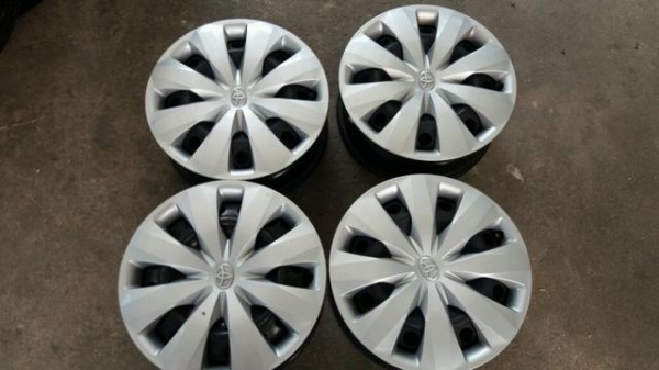 ขายล้อกระทะเดิมพร้อมฝาครอบ สี่รูรถเก๋ง ปี 15
