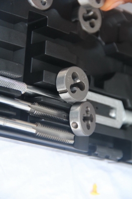 ชุดดอกต๊าปเกลียวและดายเกลียว APEX ระบบมิล 21 ตัวชุด ชุดดอกต๊าปเกลียวและดายเกลียว APEX ระบบมิล 21 ตัวชุด