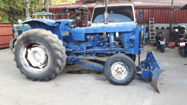 Ford Inter เฟืองท้ายใหญ่ รุ่นสงครามโลก พร้อมทำงานครับ