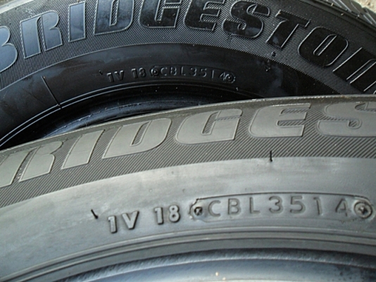 ยางกระบะ15 บริดสโตน215-70-15 ลงพื้นปี15 (4เส้น4,300)ดอกเกือบ1เซ็น