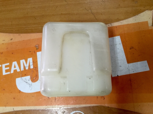 ขายกระปุกฉีดน้ำฝนรถยนต์ DAIHATSU รุ่น MIRA L80 ของแท้ ขายกระปุกฉีดน้ำฝนรถยนต์ DAIHATSU รุ่น MIRA L80 ของแท้