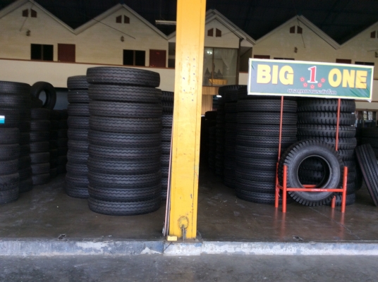 ขายยาง\%เปอร์เซ็นต์1000R/11R/295/275ใส่รถตัดอ้อยมีหลายพันเส้นสภาพสวยปีสดสภาพสวยขายส่ง