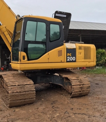 ขายด่วน!! Komatsu PC200-7 ไมล์ 10,xxx สภาพสวยๆค่ะ