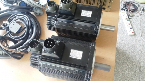 ขายถูก เซอร์โว Yaskawa ขายถูก เซอร์โว Yaskawa