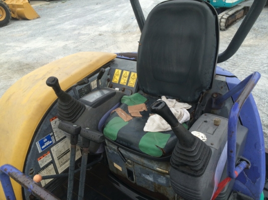 KOMATSU PC30MR ญี่ปุ่นแท้ โทร.090-986-2521 อ๊อบ