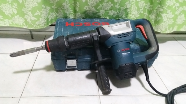 เครื่องสกัดคอนกรีตmikita 0810t สภาพดีพร้อมนำไปใช้งานได้เลยครับ