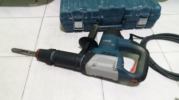 เครื่องสกัดคอนกรีตmikita 0810t สภาพดีพร้อมนำไปใช้งานได้เลยครับ