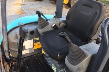 KOBELCO SK30SR-3E ปี2011 ชั่วโมงน้อยมากไม่แพ้รถใหม่ นำเข้าจากญี่ปุ่น โทร.090-986-2521 อ๊อบ