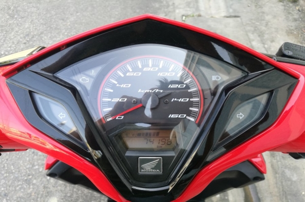 Click 125i วิ่ง7000โล รถบ้านแท้ เล่มชุดโอนครบ