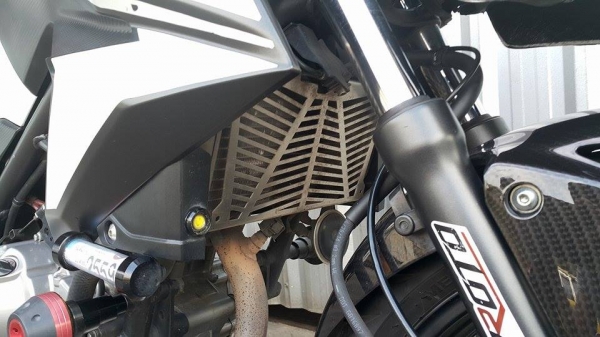 CB300F ราคา PCX ปี 2557 แต่ง Hypermotrad สวยพร้อมใช้งานไม่ล้มชน