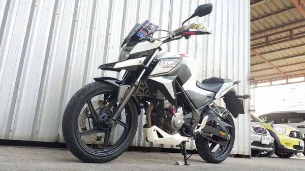 CB300F ราคา PCX ปี 2557 แต่ง Hypermotrad สวยพร้อมใช้งานไม่ล้มชน