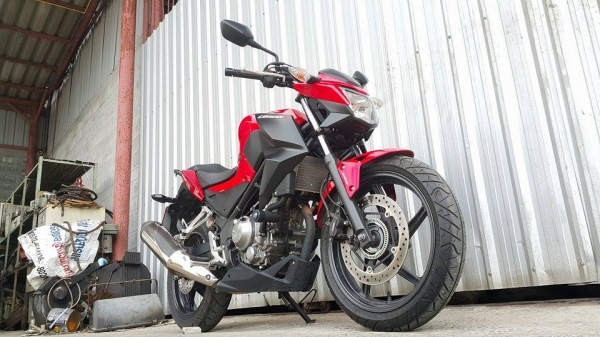 CB300F ราคา PCX ปี 2557 เครื่องเดิมขี่นิ่ม พร้อมใช้งานไม่ล้มชนแปะ