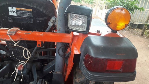 ขายคูโบต้า 28 แรงครับ