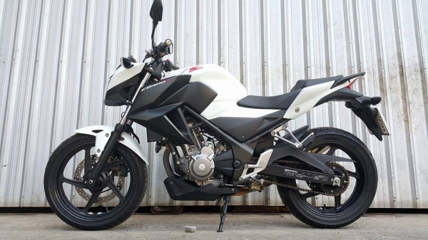 CB300F ราคา PCX รถปี 57 สวยไม่ล้มไม่ชนพร้อมใช้ เครื่องเดิมขี่นิ่ม