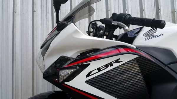 CBR150 ใหม่เอี่ยม ไมล์น้อย ราคาเหมือนลายเก่า เดิมๆขี่นิ่มเลยครับ