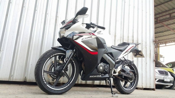 CBR150 ใหม่เอี่ยม ไมล์น้อย ราคาเหมือนลายเก่า เดิมๆขี่นิ่มเลยครับ