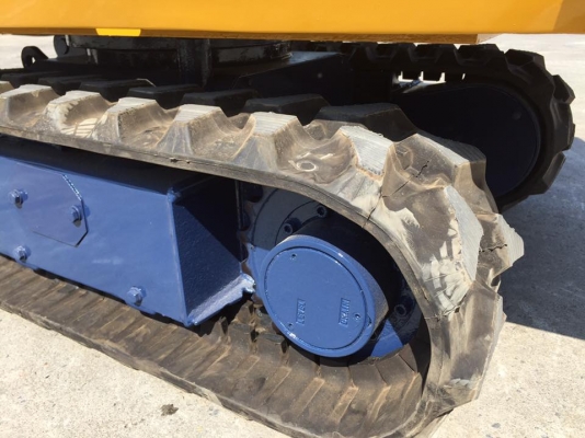 รถขุด KOMATSU PC05-6 ทำสีใหม่ นำเข้ามือสองญี่ปุ่น รถขุด KOMATSU PC05-6 ทำสีใหม่ นำเข้ามือสองญี่ปุ่น