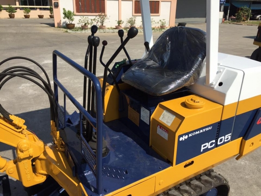 รถขุด KOMATSU PC05-6 ทำสีใหม่ นำเข้ามือสองญี่ปุ่น รถขุด KOMATSU PC05-6 ทำสีใหม่ นำเข้ามือสองญี่ปุ่น