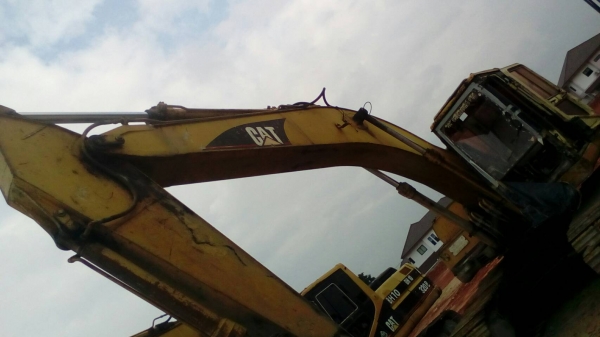 ขายรถแบคโฮ CAT 320 V2 เอกสารเล่ม ระบบไฟเต็ม ราคา 600000 ขายรถแบคโฮ CAT 320 V2 เอกสารเล่ม ระบบไฟเต็ม ราคา 600000