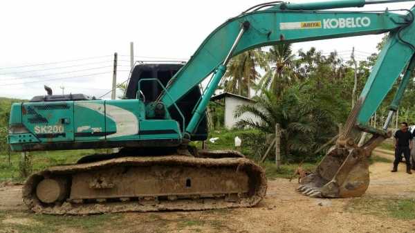ขายรถแบคโฮ KOBELCO SK200-/// เอกสารเล่ม ระบบไฟเต็ม ราคา 850000