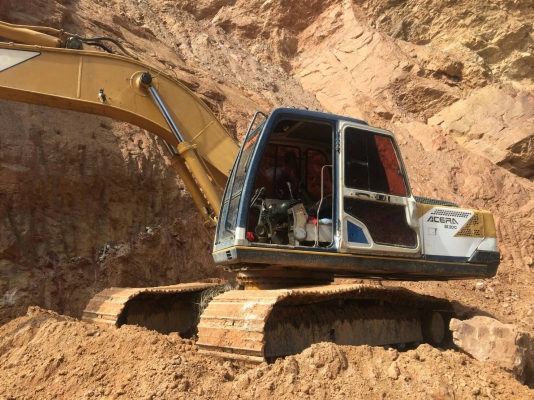 ขายรถแบคโฮ KOBELCO SK200-/// ระบบไฟเต็ม ไม่มีเอกสาร ช่วงล่างใหม่ ราคา 850000